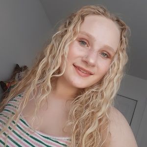 Meet your Posher, Jolie